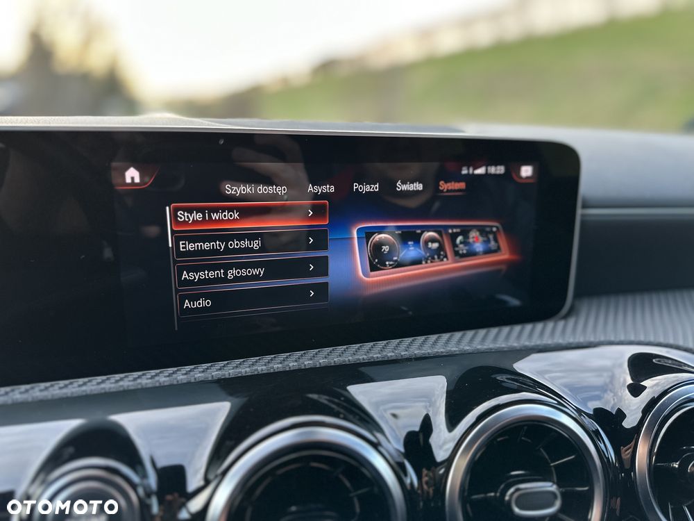 Mercedes-Benz CLA 180 7G-DCT - 19