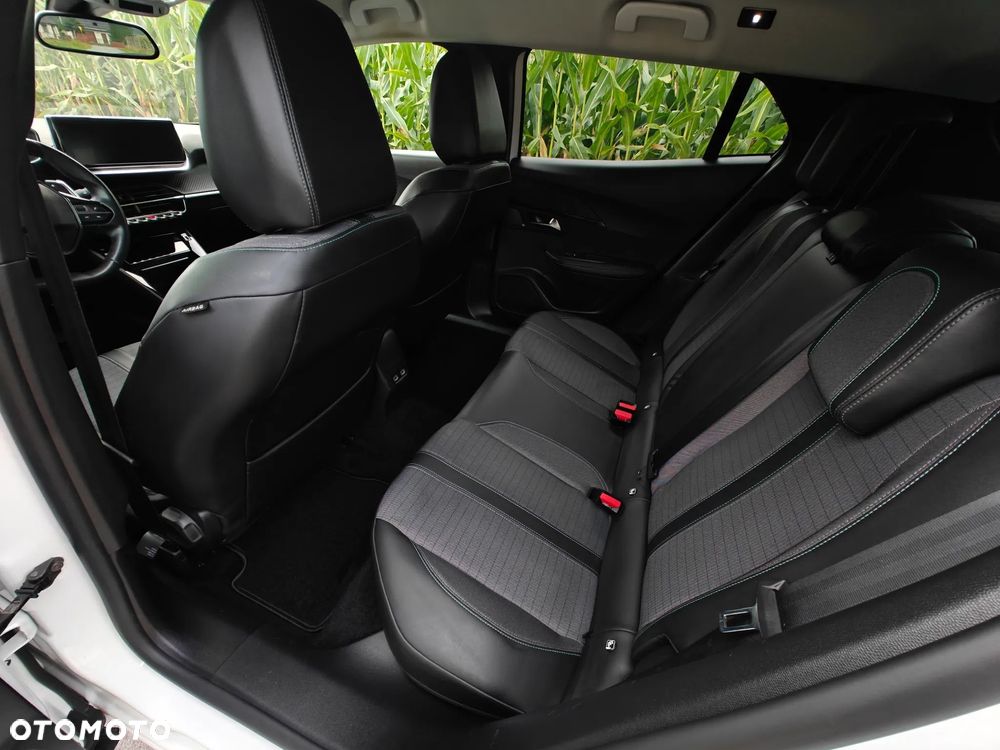 Peugeot 2008 PureTech 130 EAT8 Allure - 16