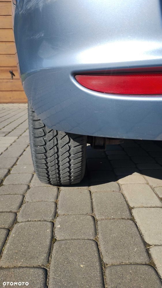 Mazda 2 - 5