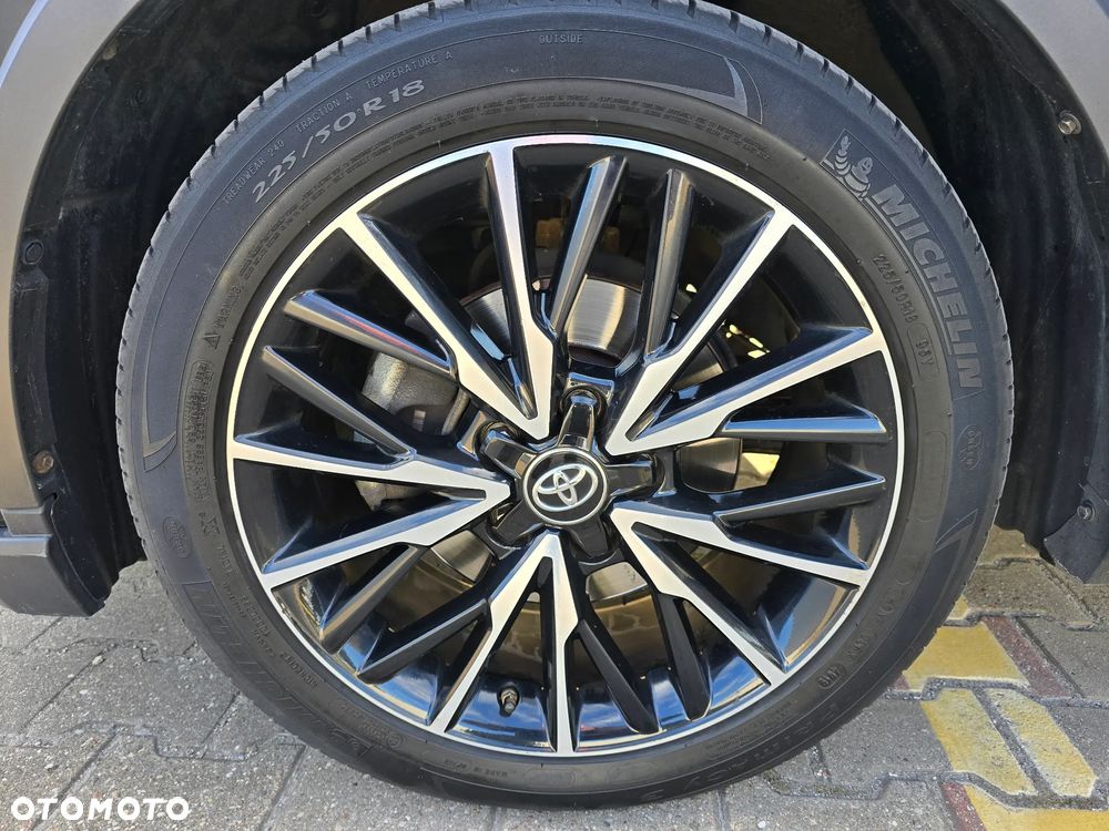 Toyota C-HR 2.0 Hybrid Executive - 34