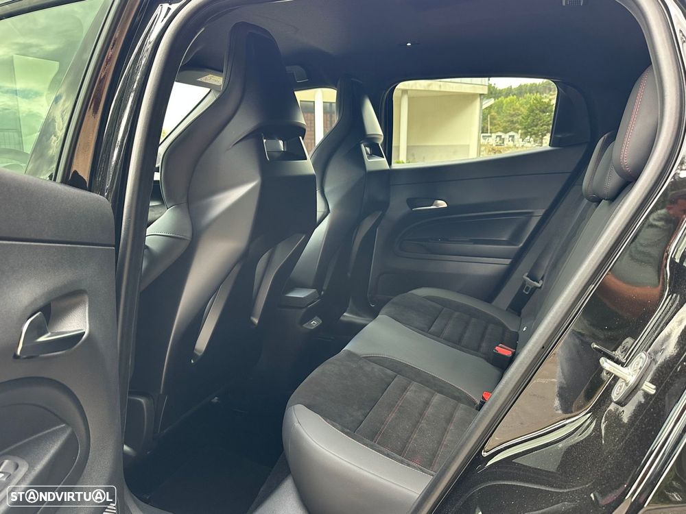 Alfa Romeo Junior 1.2 Q4 eDCT6 - 16