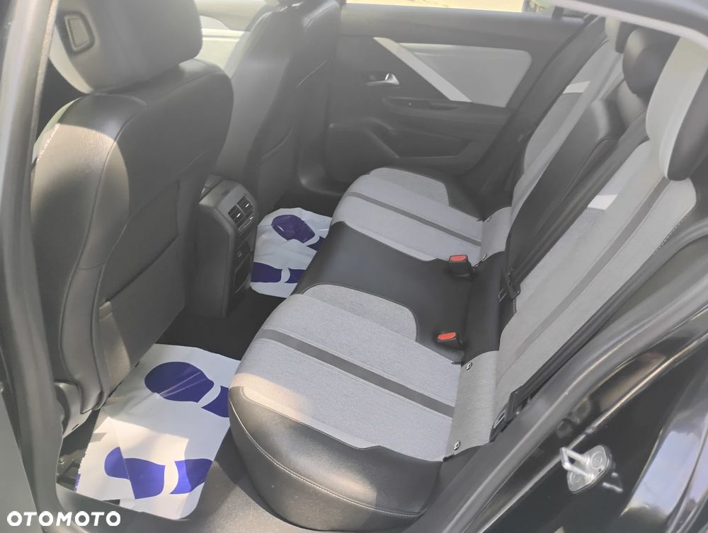 Opel Astra 1.2 Turbo Start/Stop Business Edition - 10
