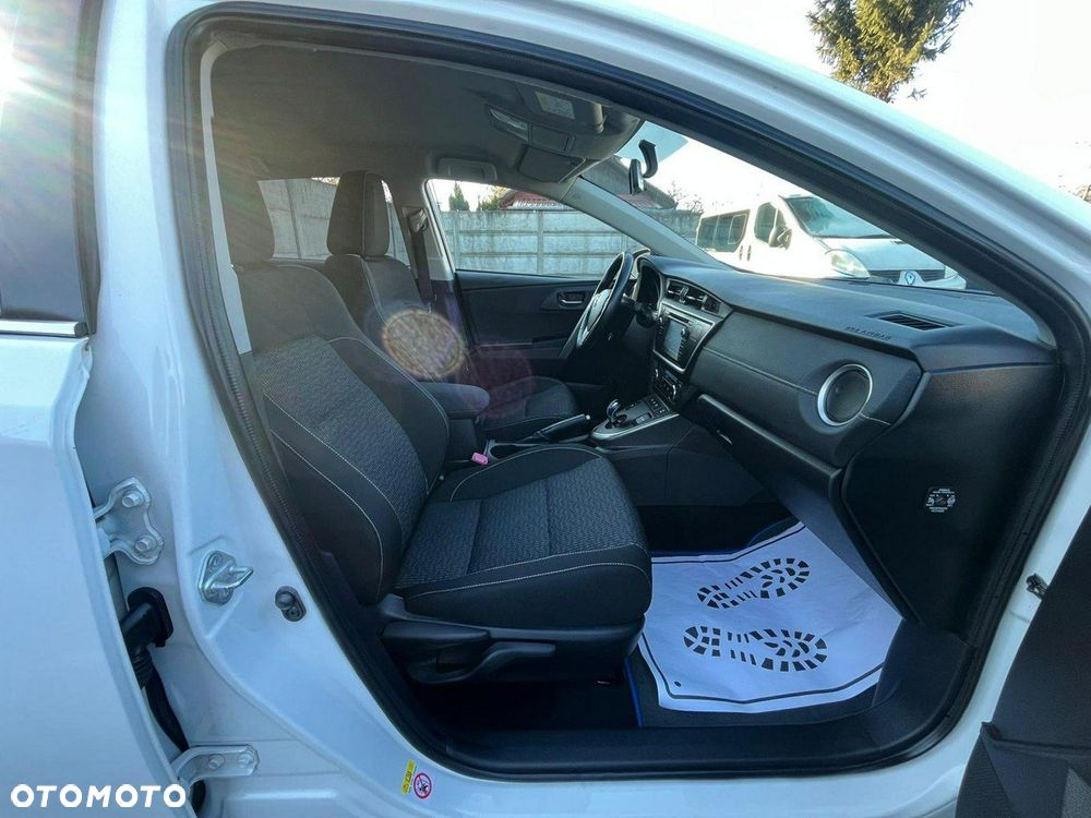 Toyota Auris - 8