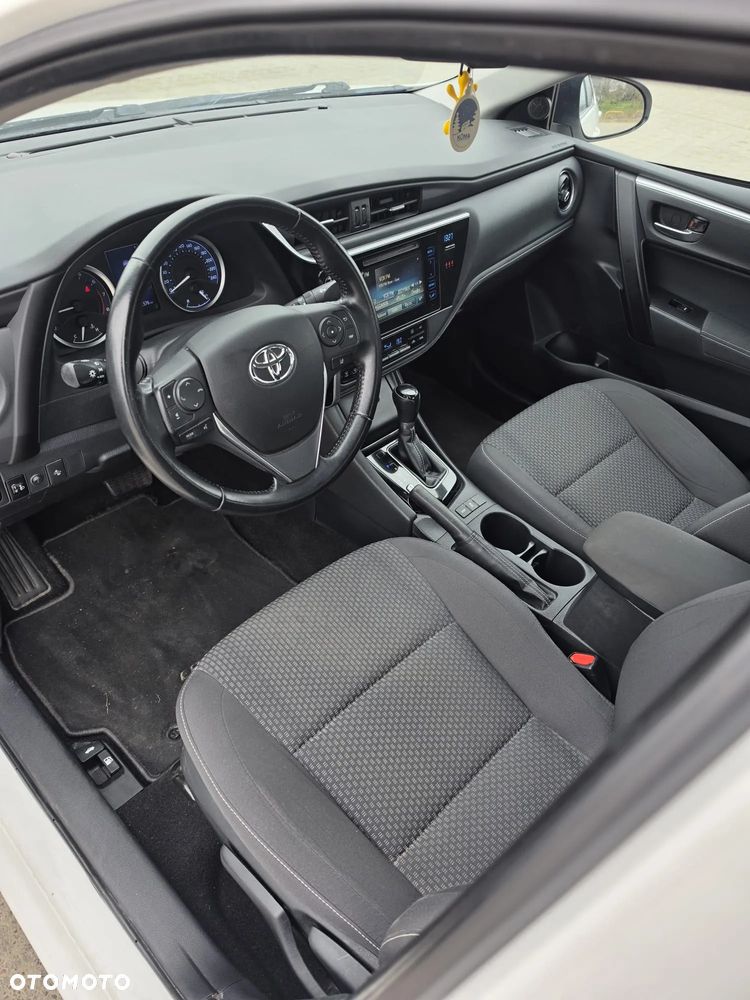 Toyota Corolla 1.6 Prestige MS - 10