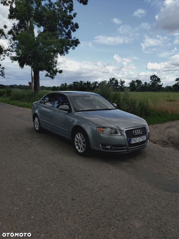 Audi A4 Limousine - 1