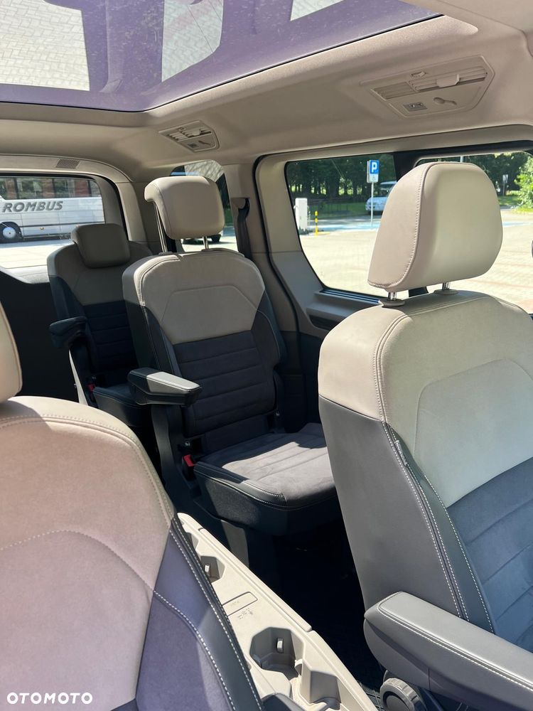 Volkswagen Multivan - 22
