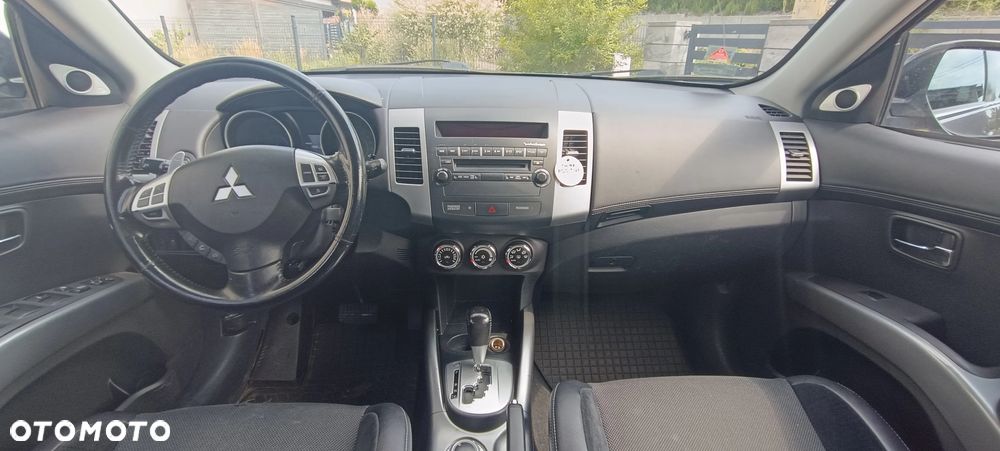 Mitsubishi Outlander 2.4 Instyle EU5 CVT - 9