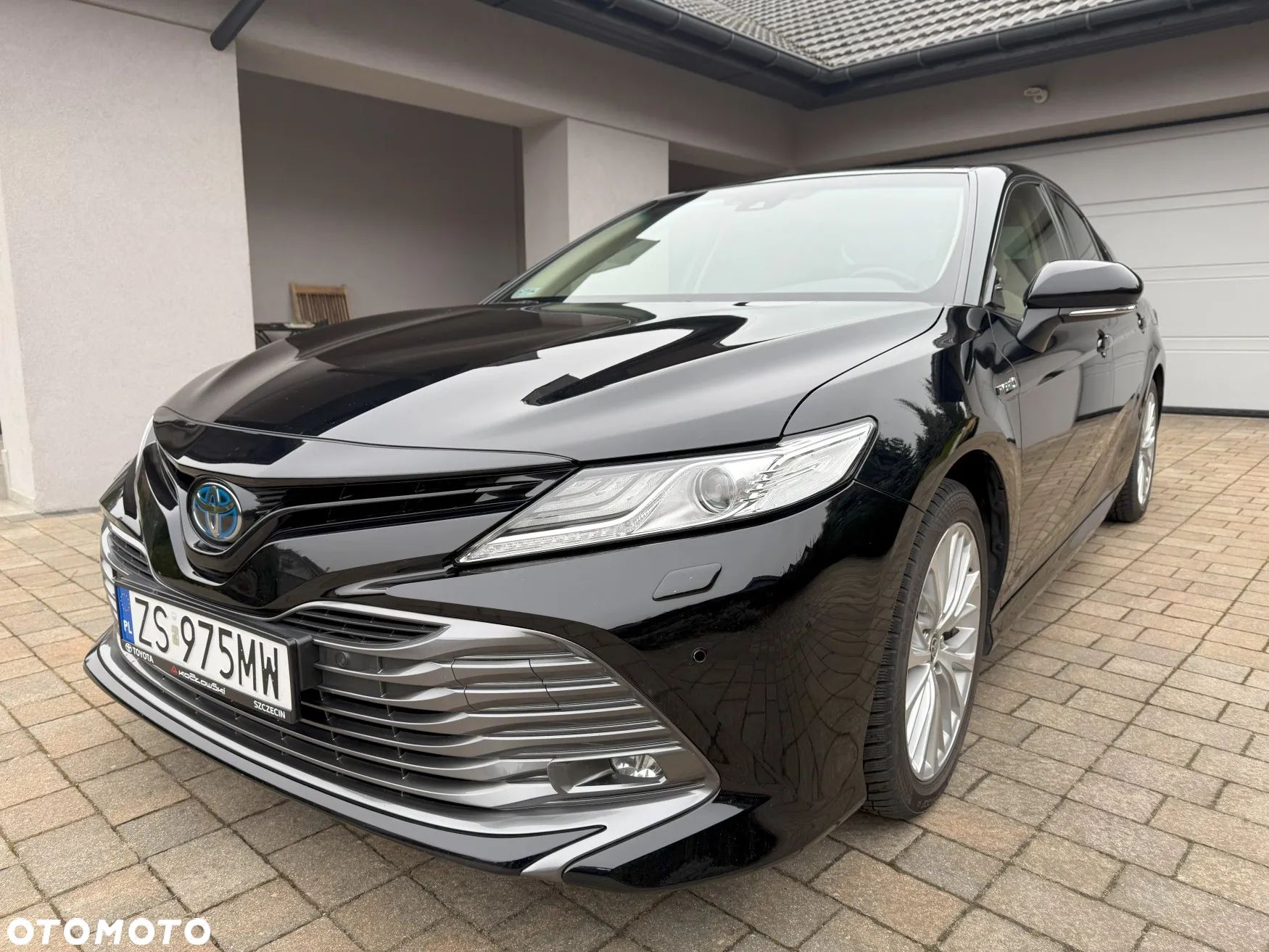 Toyota Camry 2.5 Hybrid Executive CVT - 1