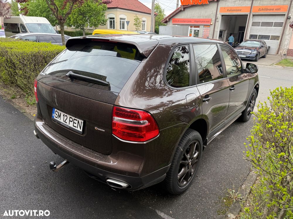 Porsche Cayenne 3.0 L V6 - 3