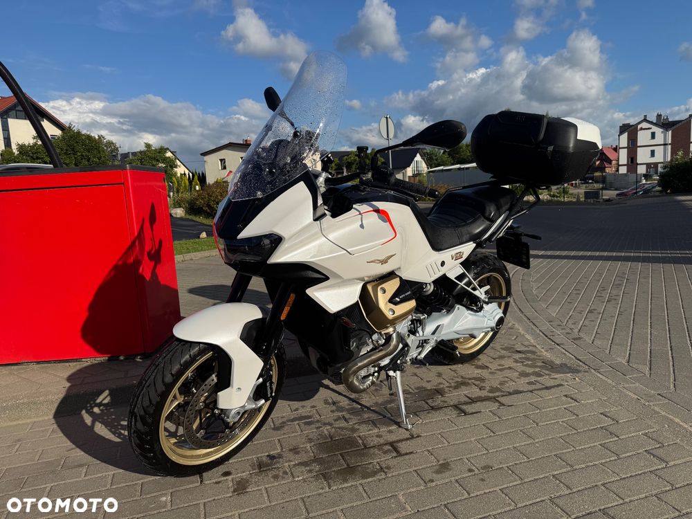 Moto Guzzi V100 Mandello - 1