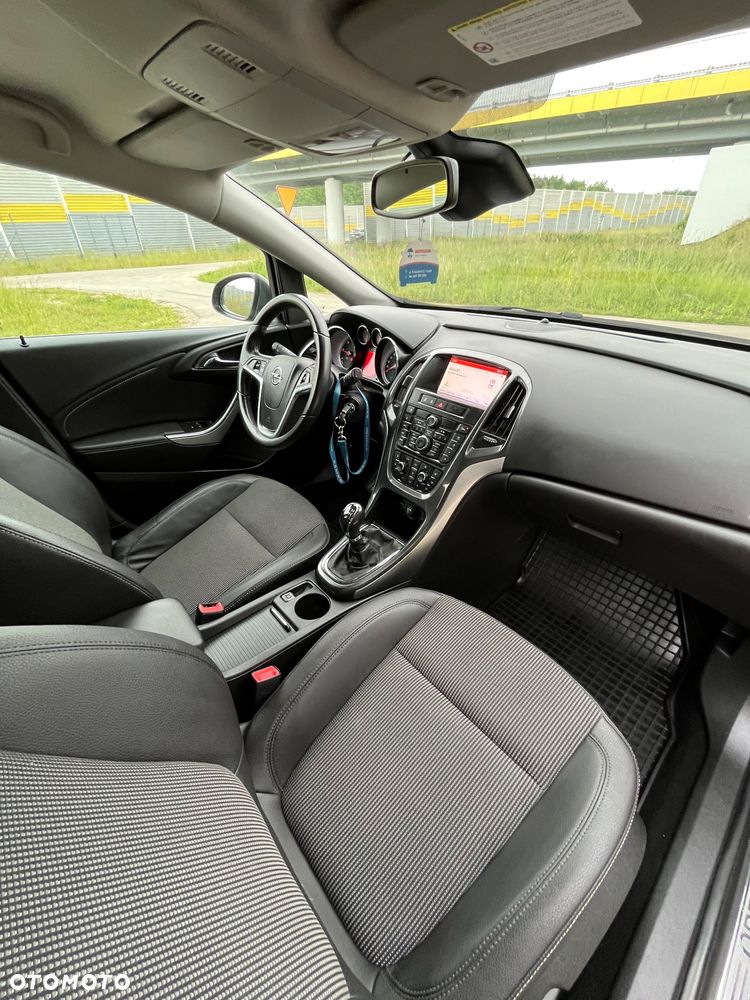 Opel Astra 2.0 CDTI DPF SportsTourer Edition - 8