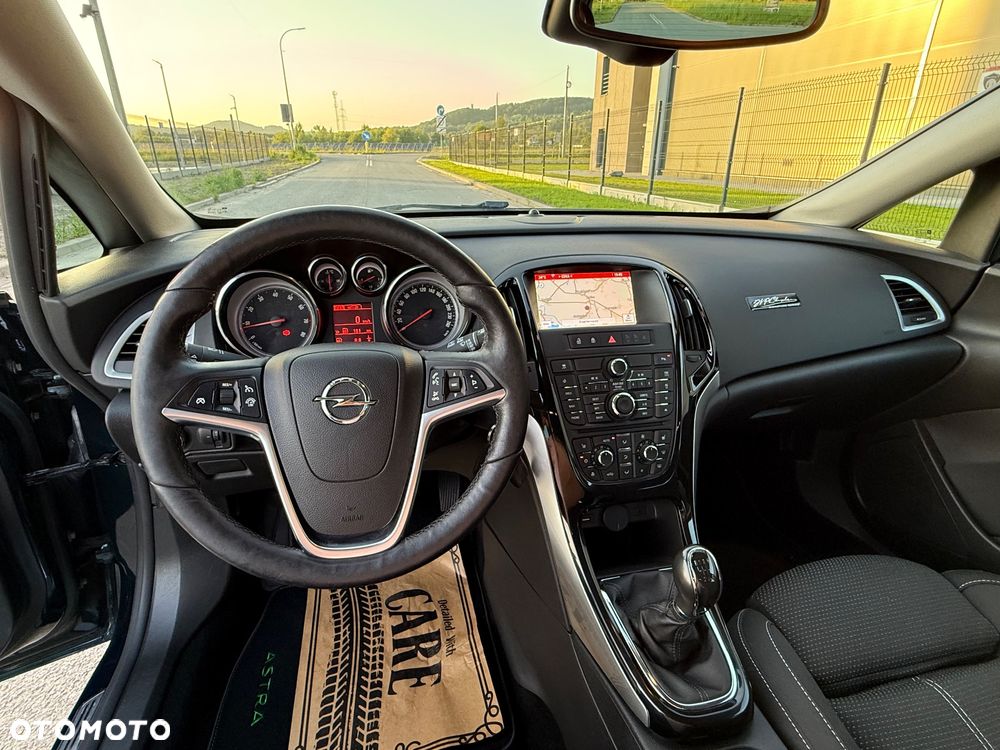 Opel Astra 1.4 Turbo Exklusiv - 27