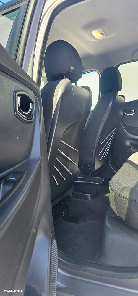 Renault Captur 1.5 dCi Exclusive EDC - 10