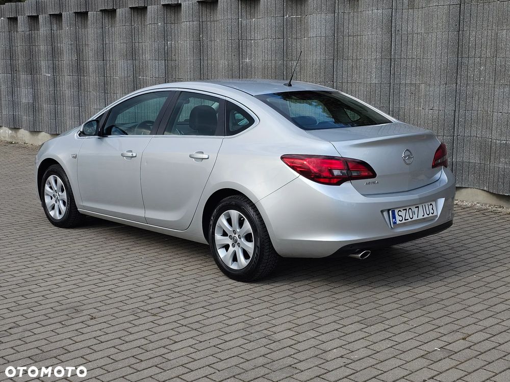 Opel Astra - 2