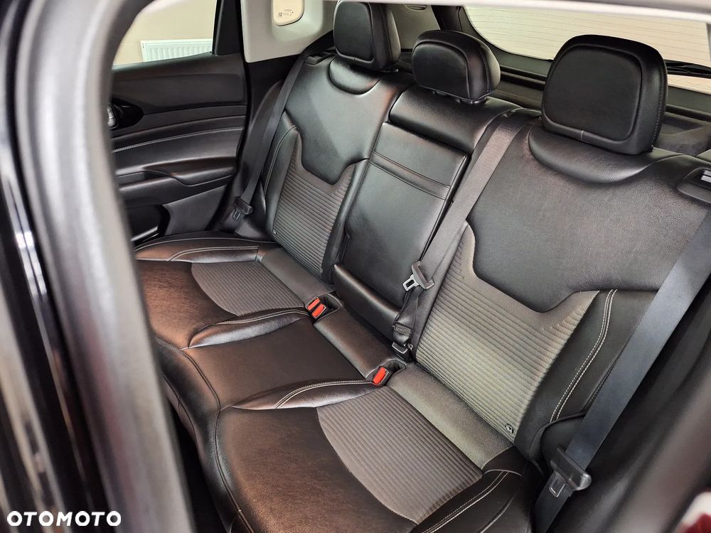 Jeep Compass 1.3 T4 4xe PLUG-IN HYBRID Automatik Limited - 24