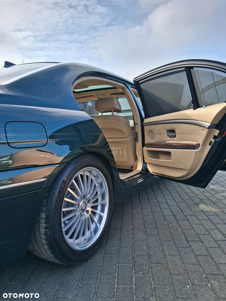 BMW Seria 7 745Li - 17