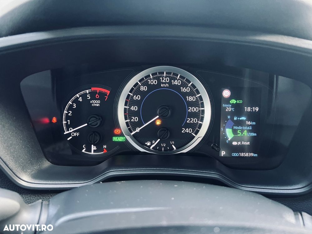 Toyota Corolla 1.8 HSD Business Plus - 10