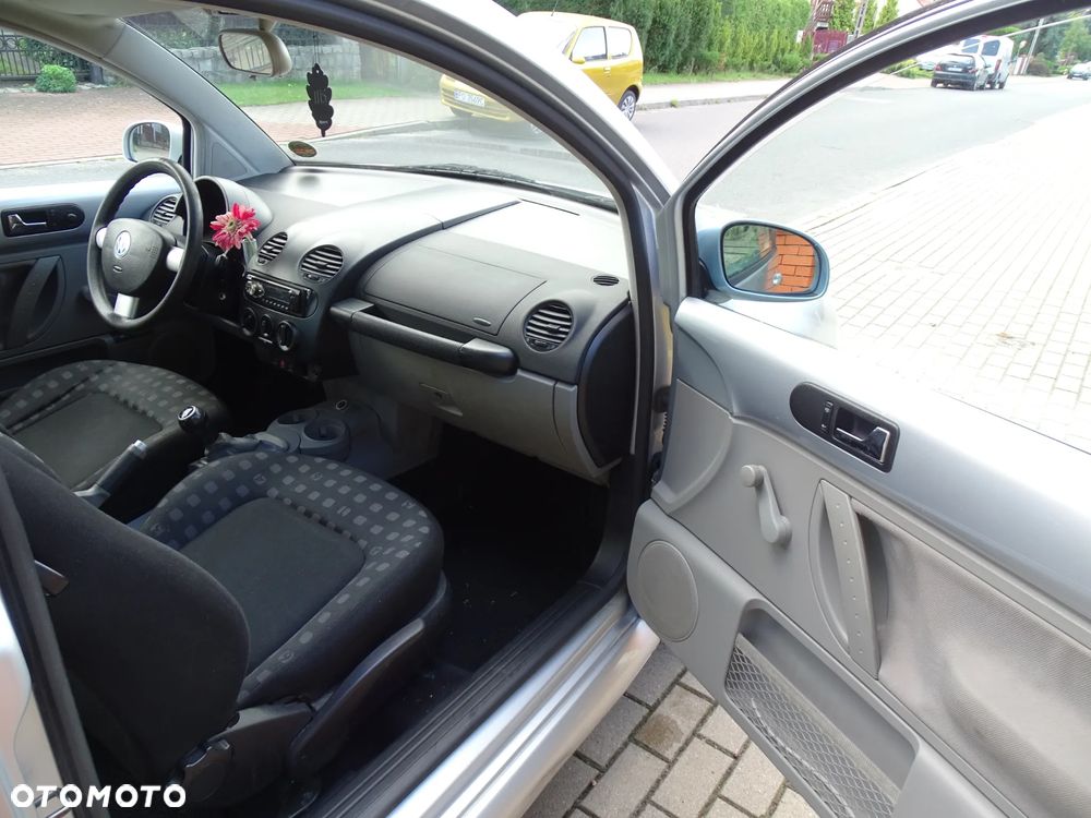 Volkswagen New Beetle 1.6 - 8