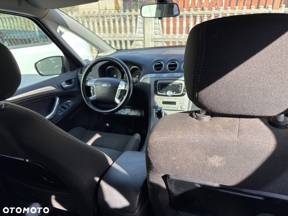 Ford S-Max - 14