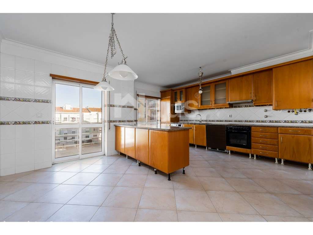 Apartamento T2+1 com 1 lugar de parqueamento - imóvel arrendado até... - Grande imagem: 5/22