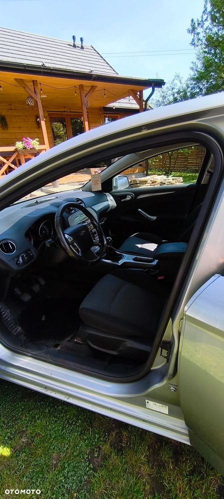 Ford Mondeo - 12