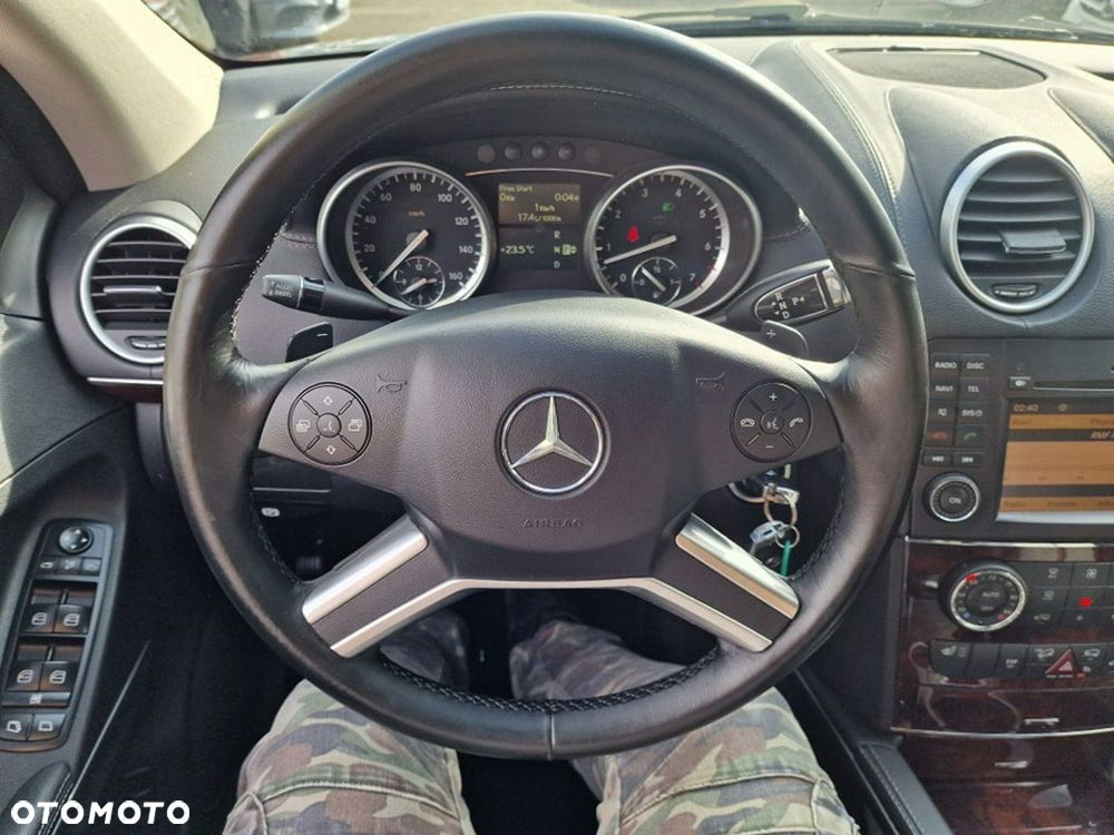 Mercedes-Benz GL - 9