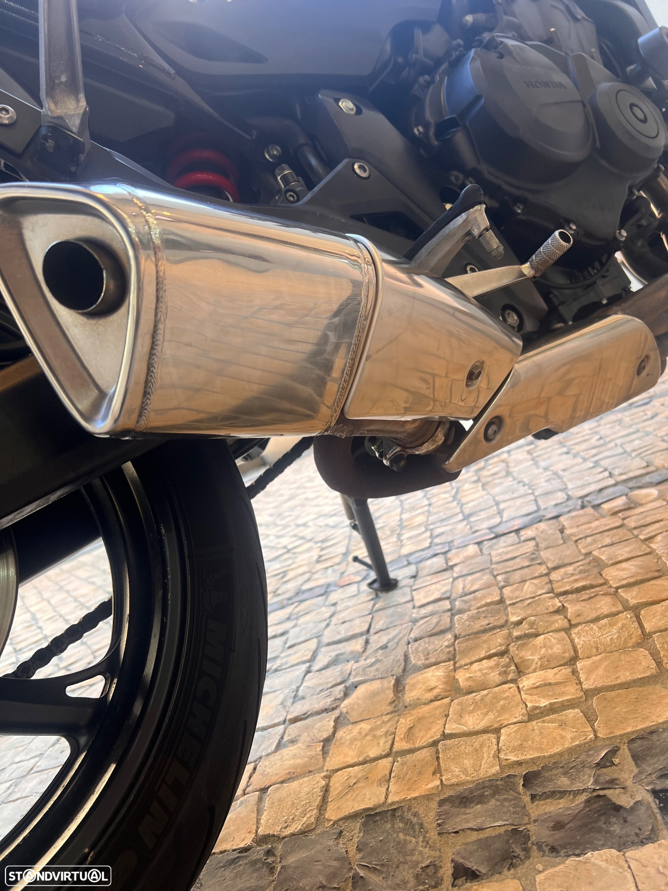 Honda CB Hornet - 8