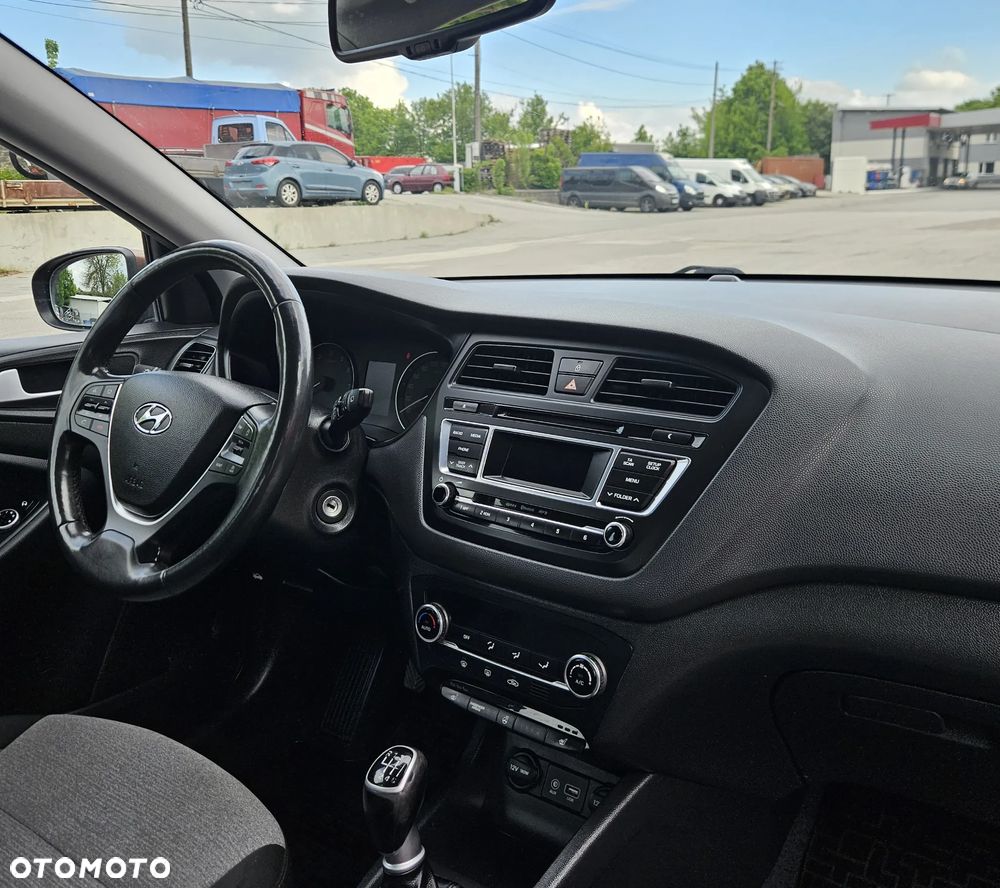 Hyundai i20 - 17