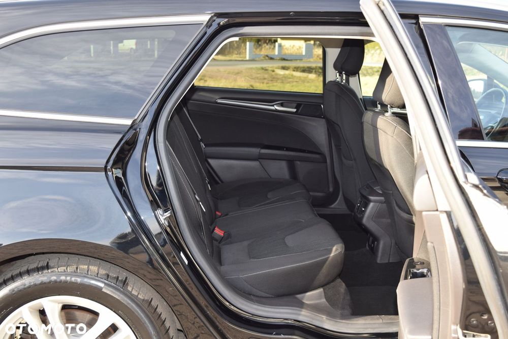 Ford Mondeo 2.0 EcoBlue Titanium - 24