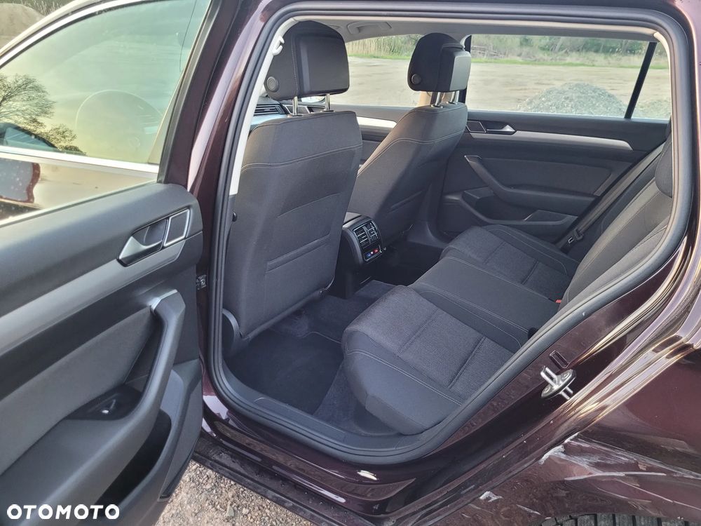 Volkswagen Passat 2.0 TDI SCR (BlueMotion Technology) Comfortline - 20