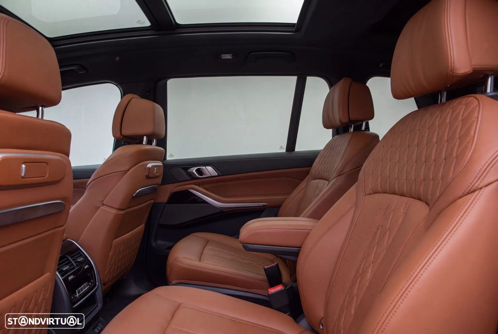 BMW X7 40 d xDrive Pack M Desportivo - 14
