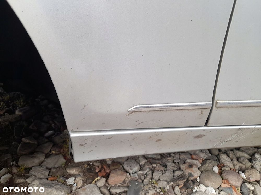 MERCEDES C W204 BŁOTNIK LEWY PRZÓD PRZEDNI 775 - 4