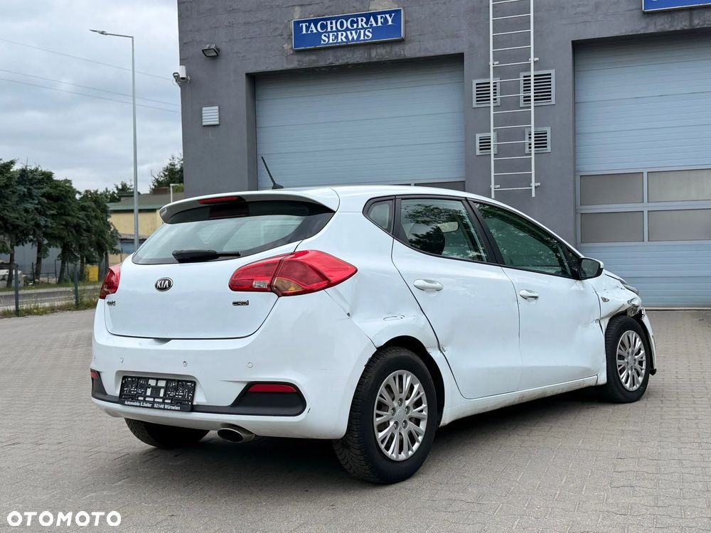 Kia Ceed - 4