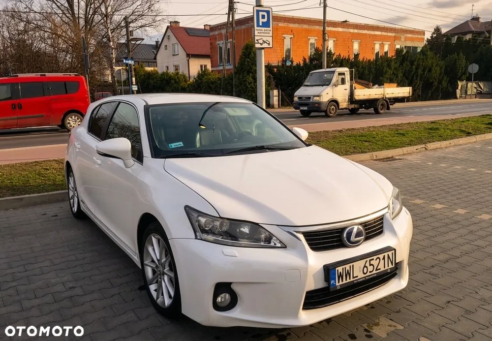 Lexus CT ver-standard - 4
