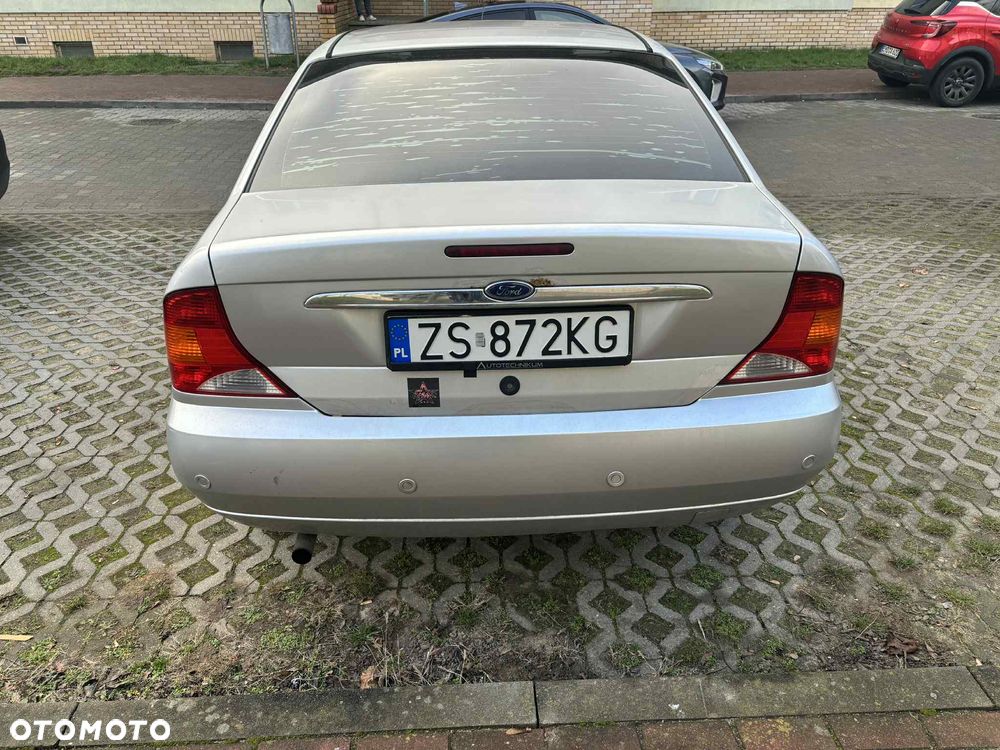 Ford Focus 1.6 Futura - 4