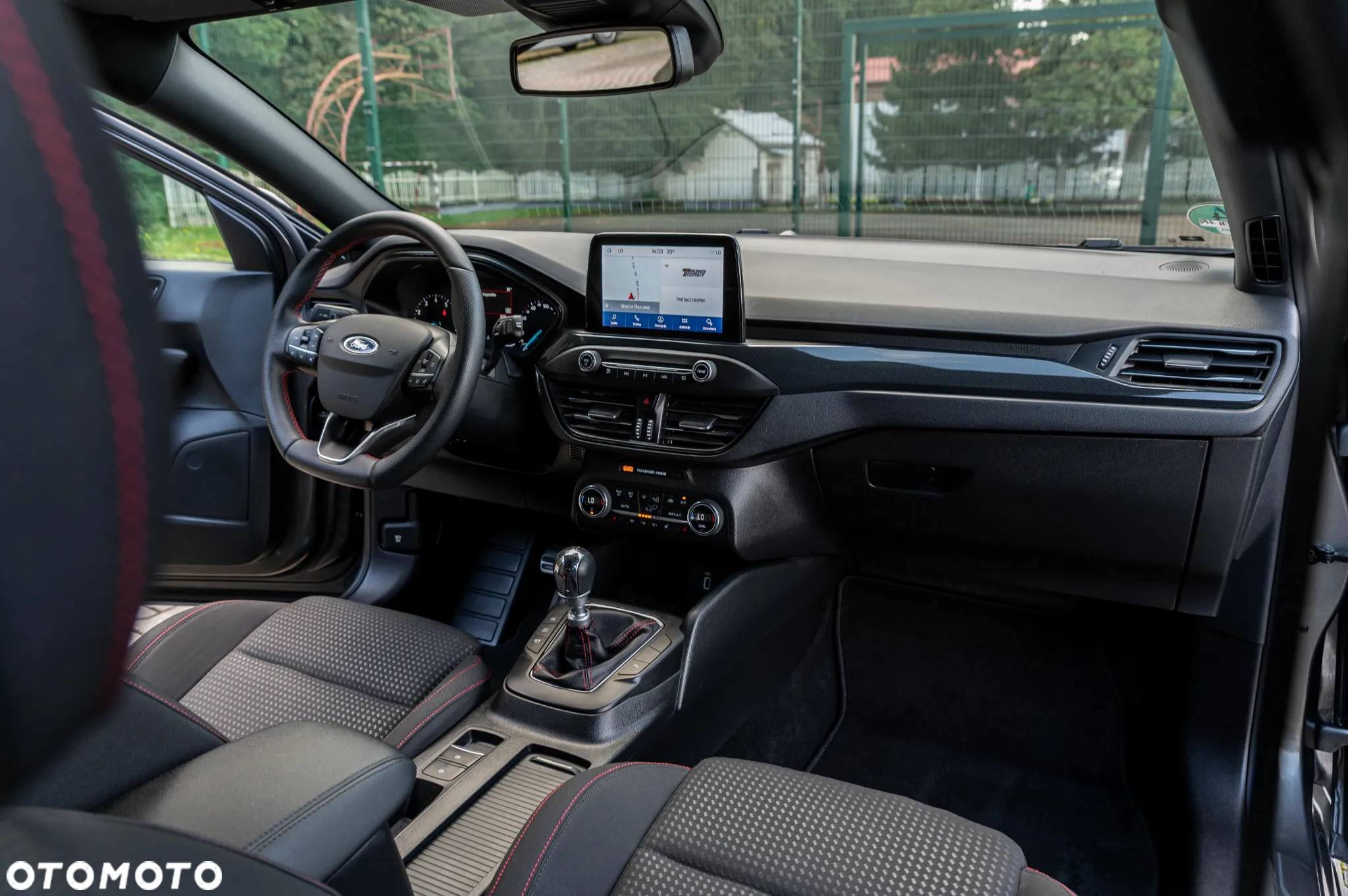 Ford Focus 1.0 EcoBoost Hybrid ST-LINE - 26