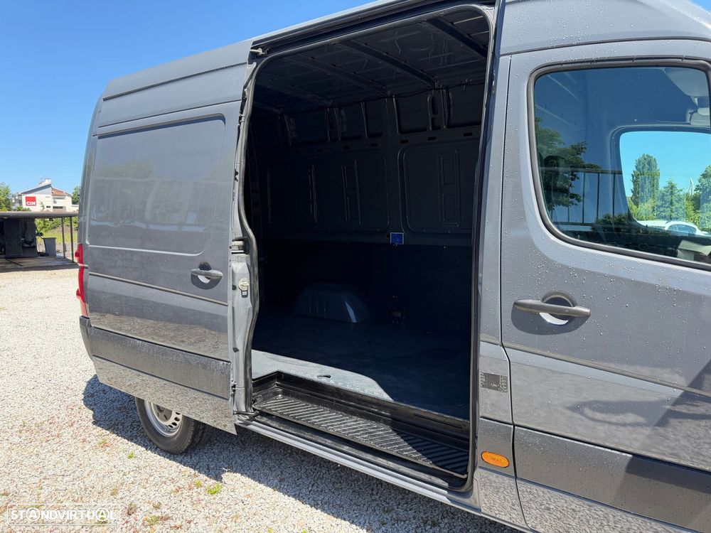 VW Crafter 35 2.0 TDi 109 Médio Tecto Alto Extra - 12