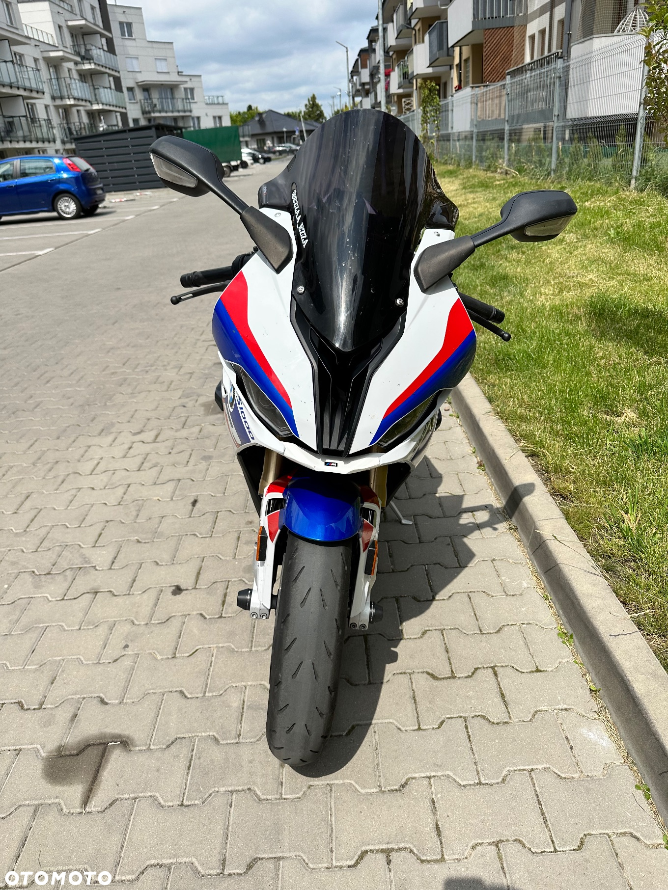 BMW S - 4