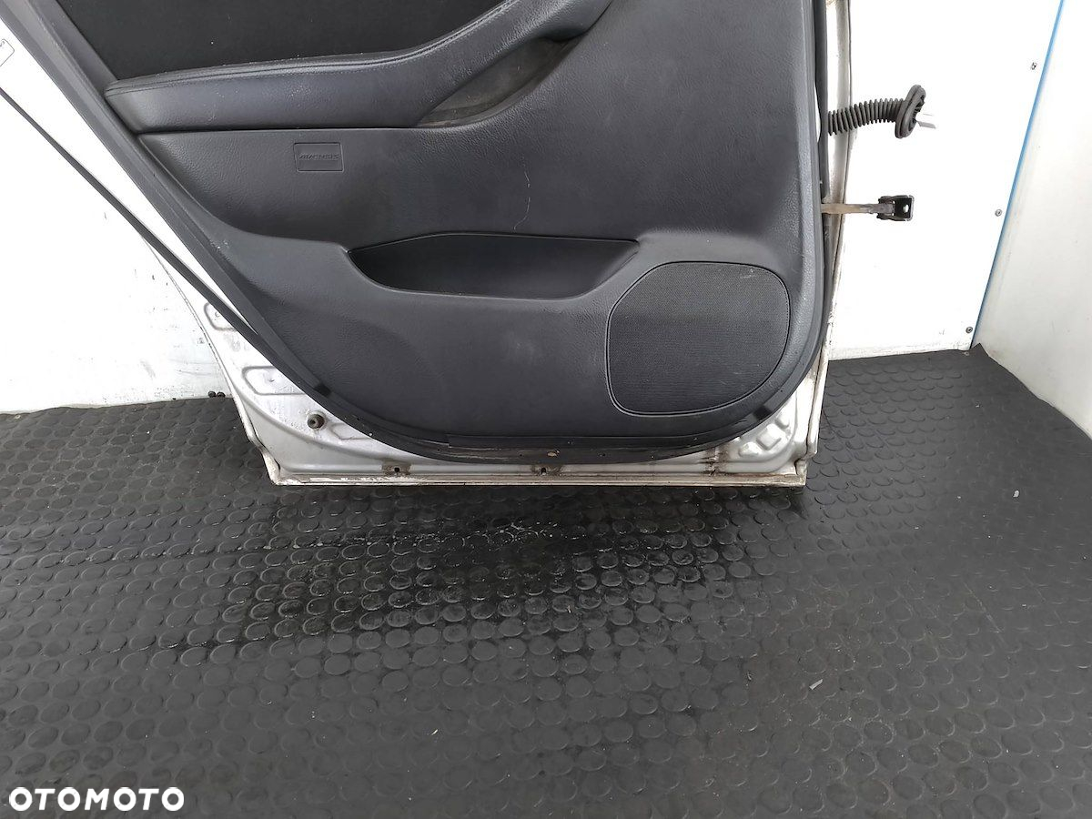 DRZWI TYŁ LEWY  TOYOTA AVENSIS II T25 1C0 KOMBI - 6