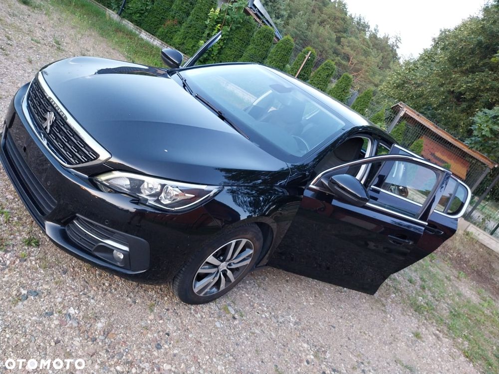 Peugeot 308 BlueHDi 130 Stop & Start Allure Business-Paket - 28