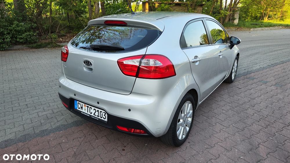 Kia Rio 1.4 Edition 7 - 9