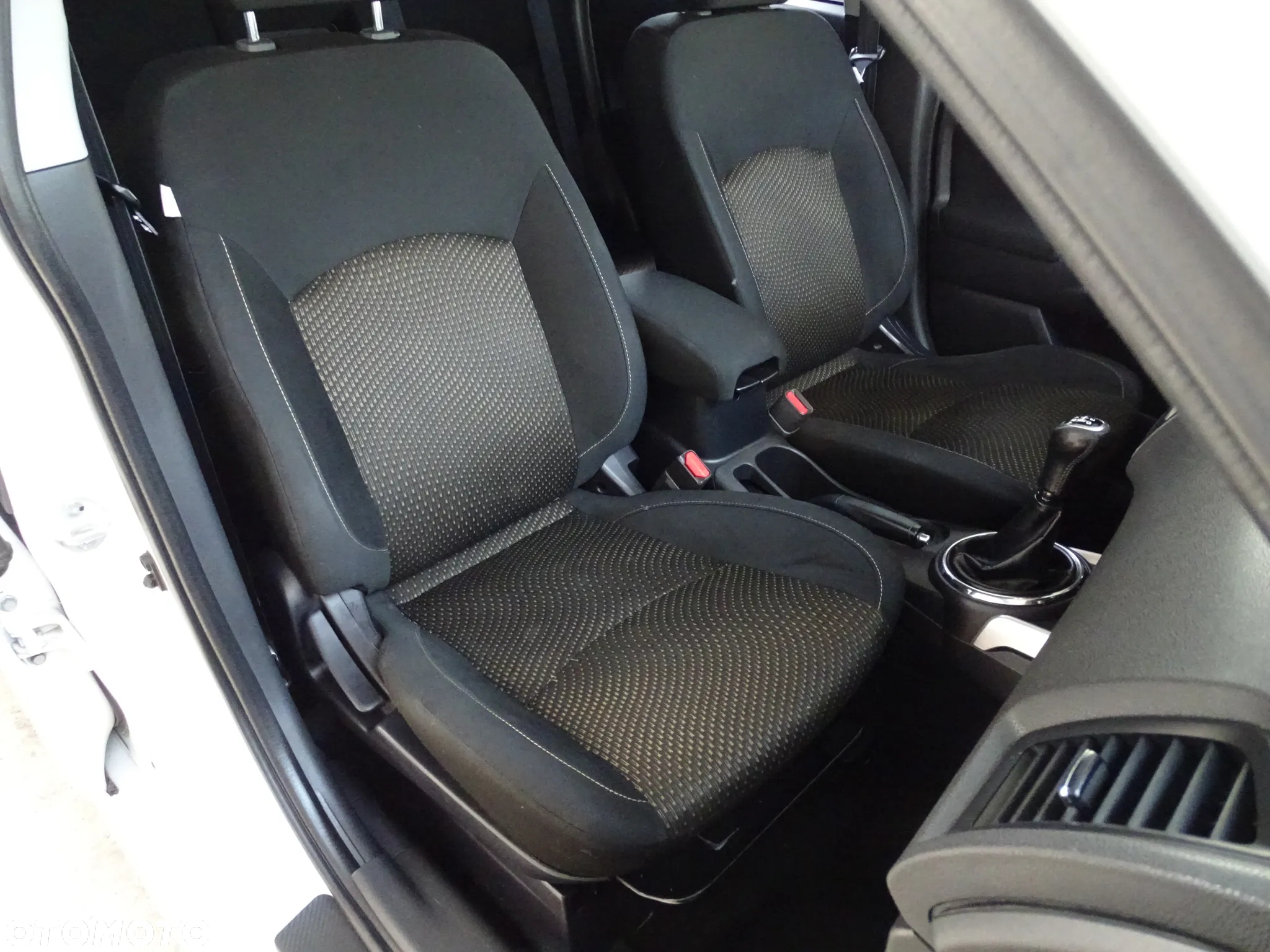 Mitsubishi ASX 1.6 Intense - 14