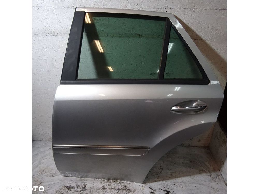 MERCEDES ML W164 DRZWI TYŁ LEWE  C775 - 1