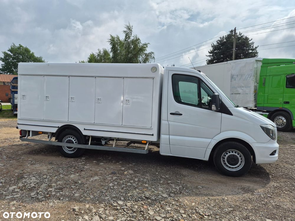 Mercedes-Benz Sprinter - 4