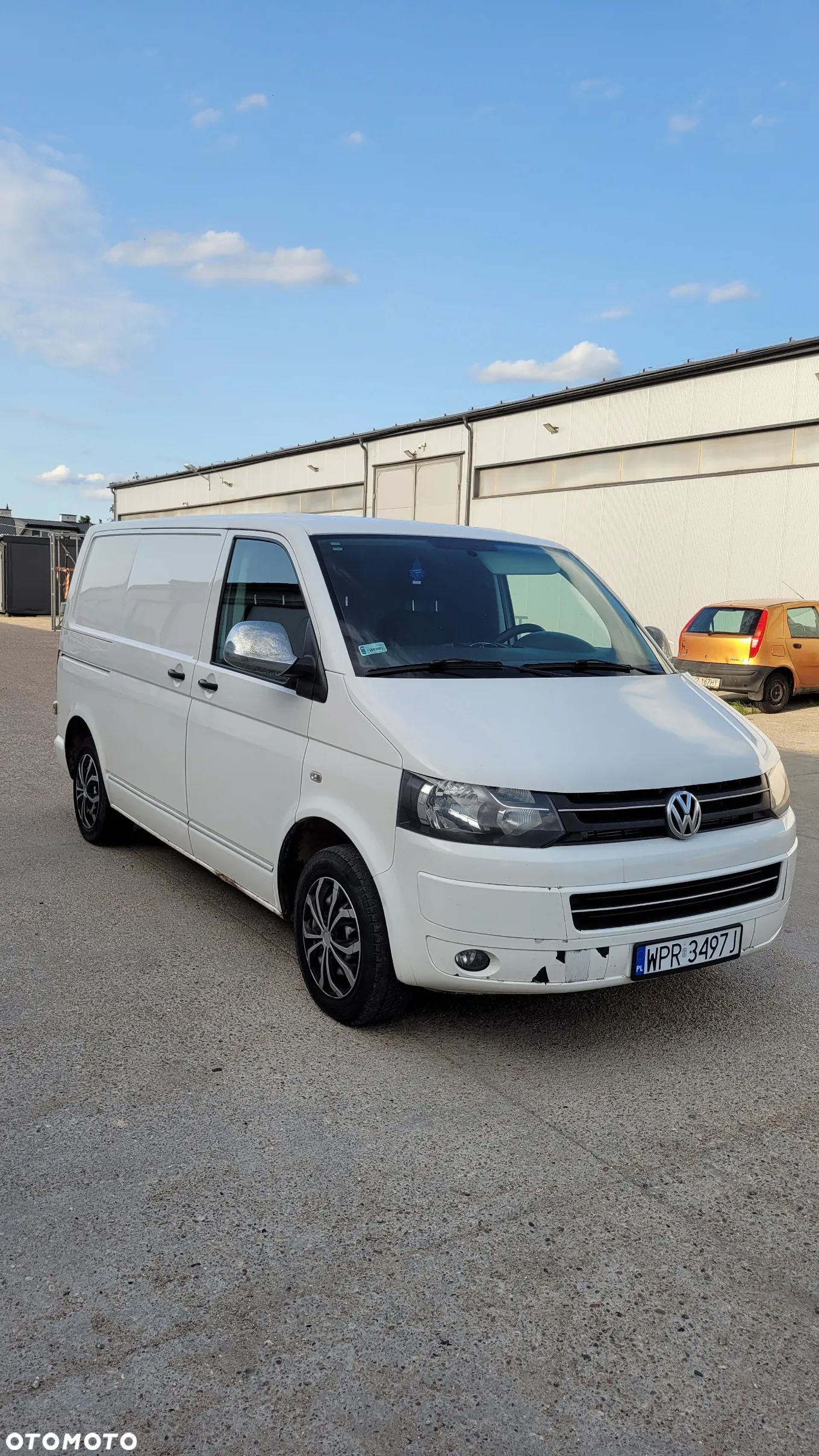 Volkswagen Transporter - 1