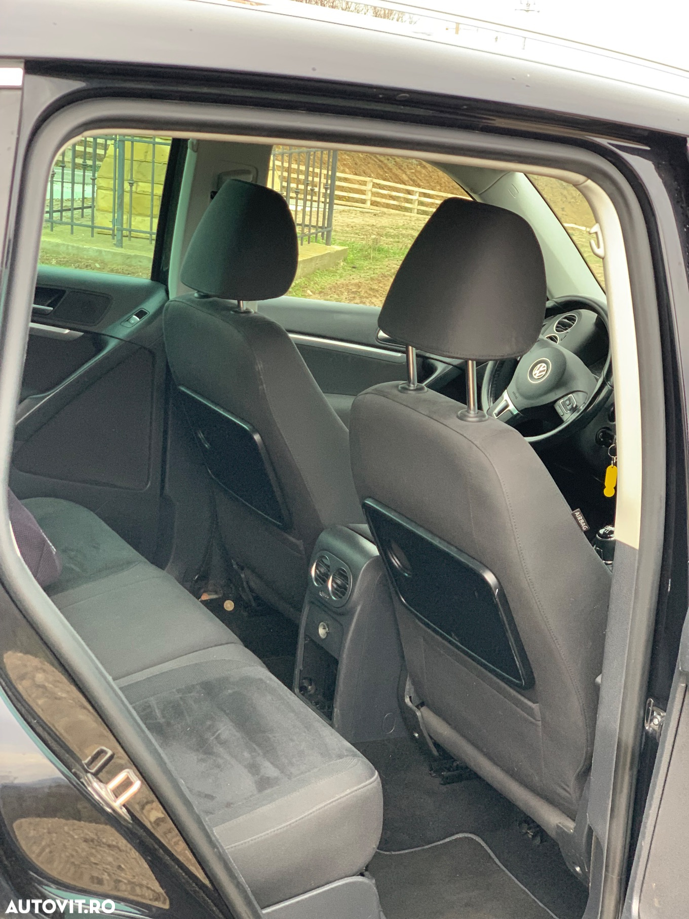 Volkswagen Tiguan - 11