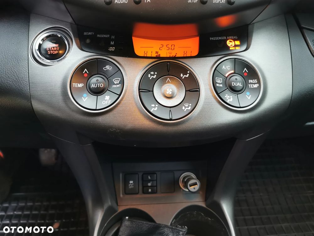 Toyota RAV4 2.2 D-CAT 4x4 Executive - 30