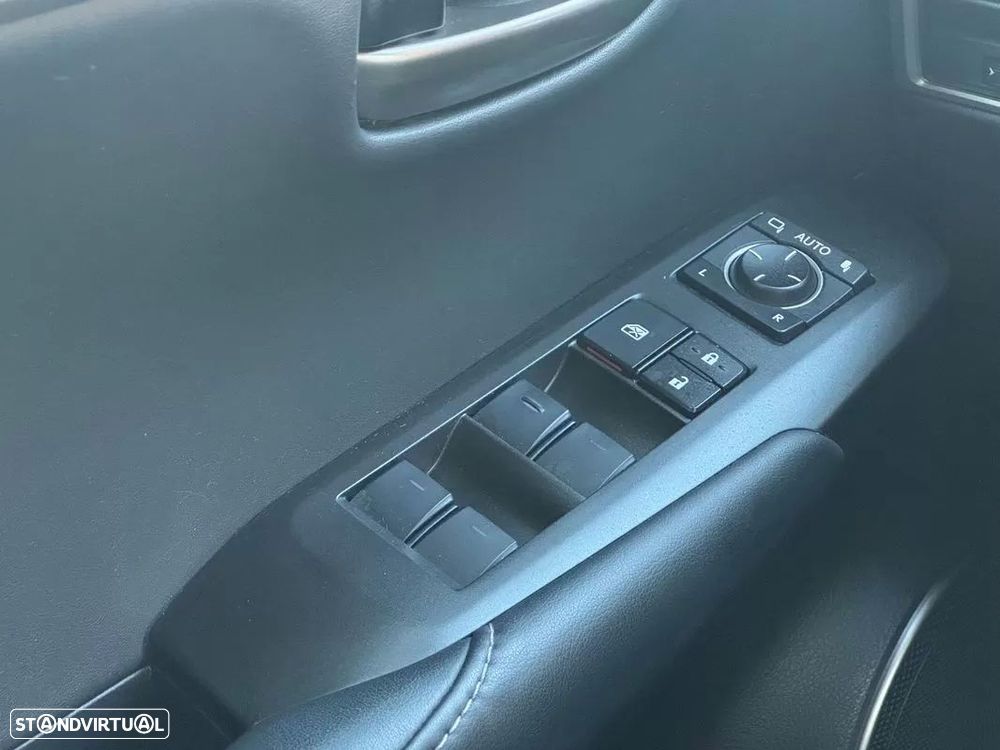 Lexus NX 300h Executive - 28