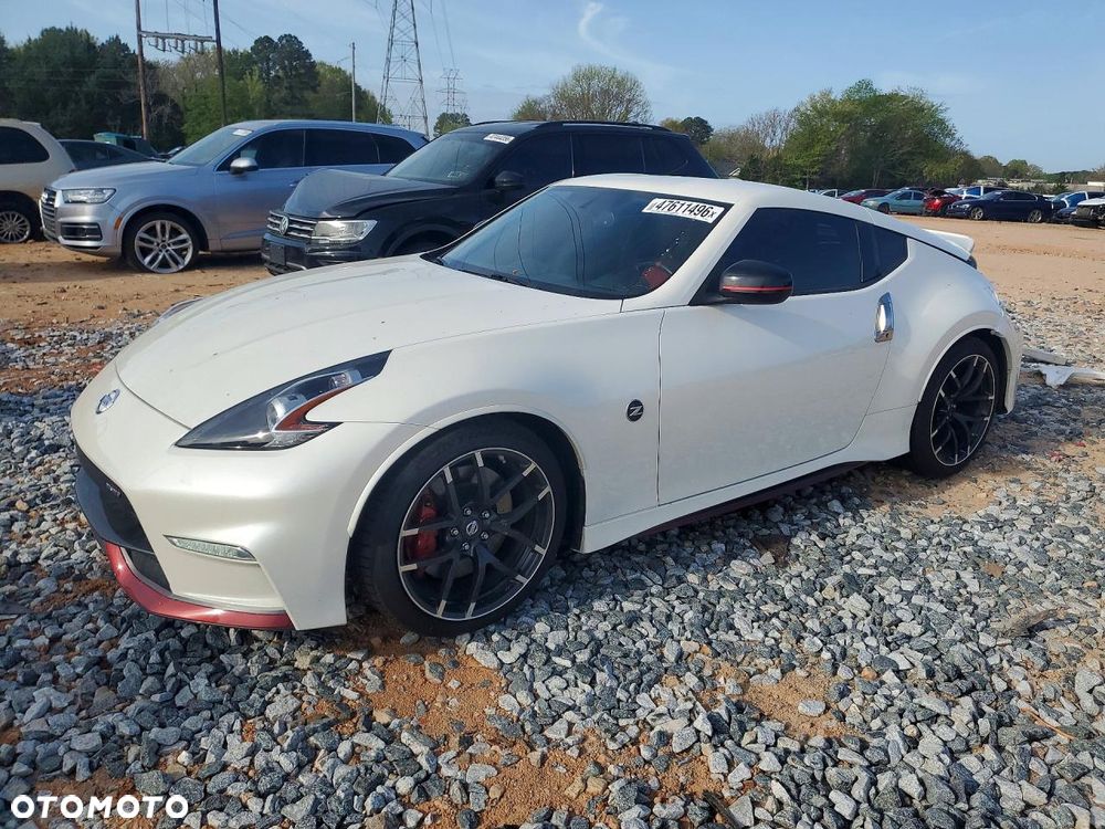 Nissan 370 Z - 2