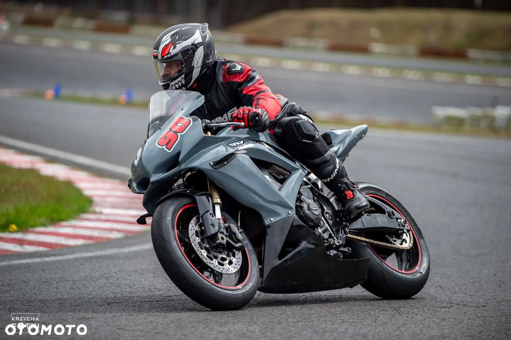 Suzuki GSX-R - 7